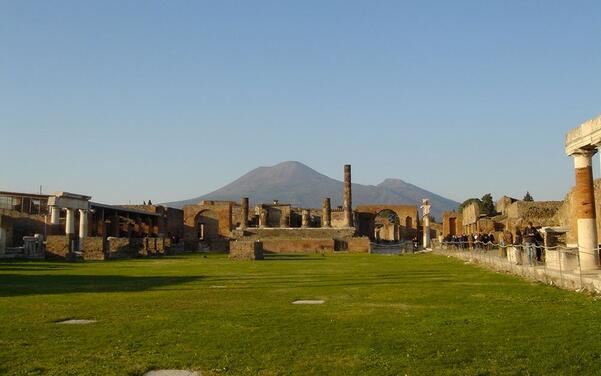Sorrento Positano and Pompeii tour-3