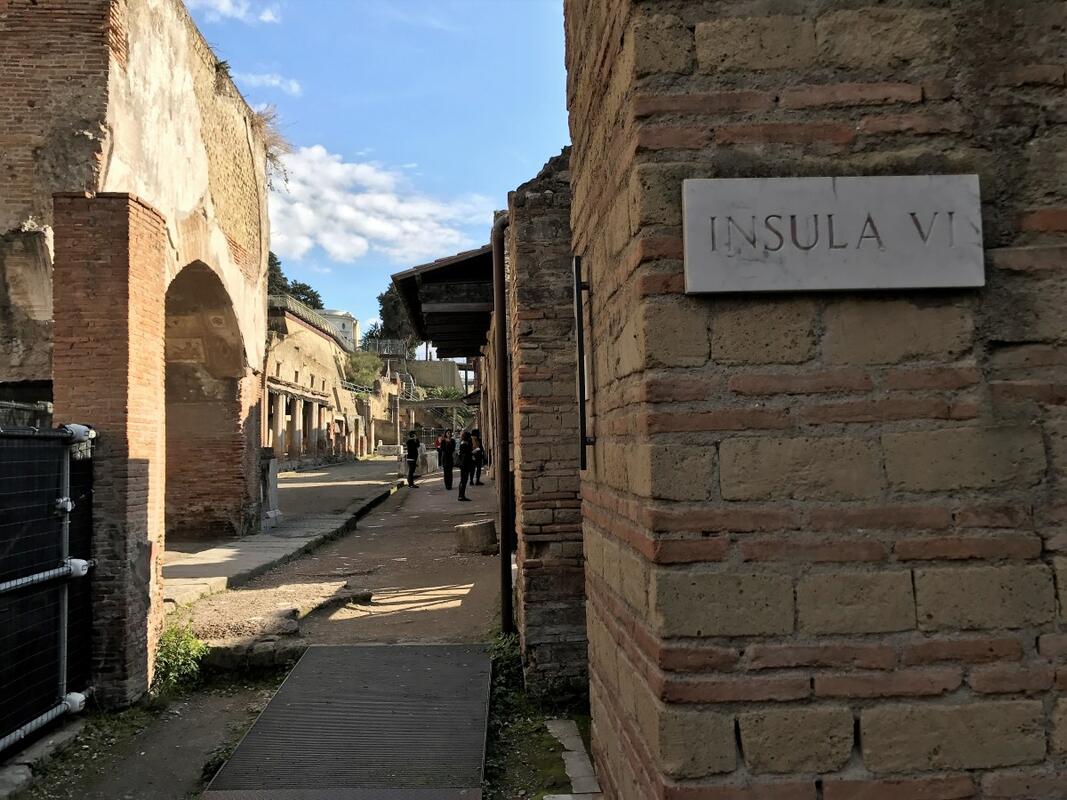 Guided tour of Pompeii and Herculaneum
