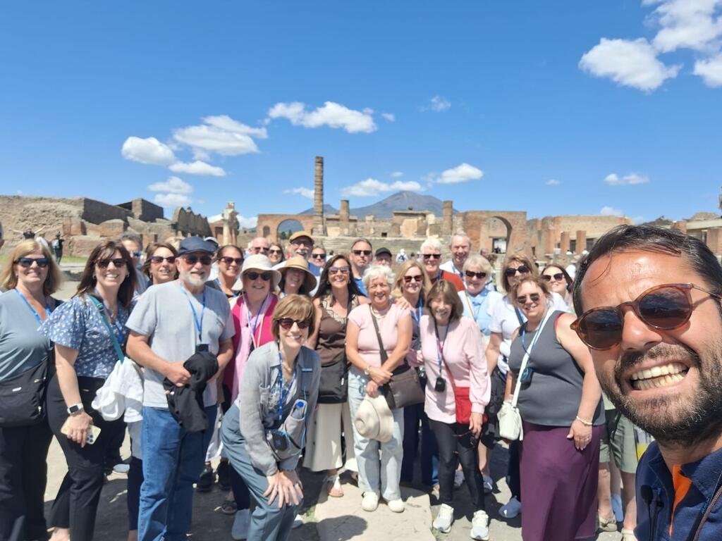 Pompeii Guide Contact information-9