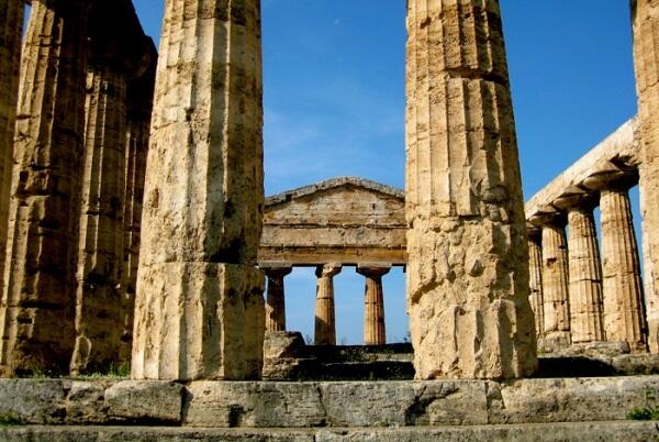 Discover Paestum Town "archaeological area"-2